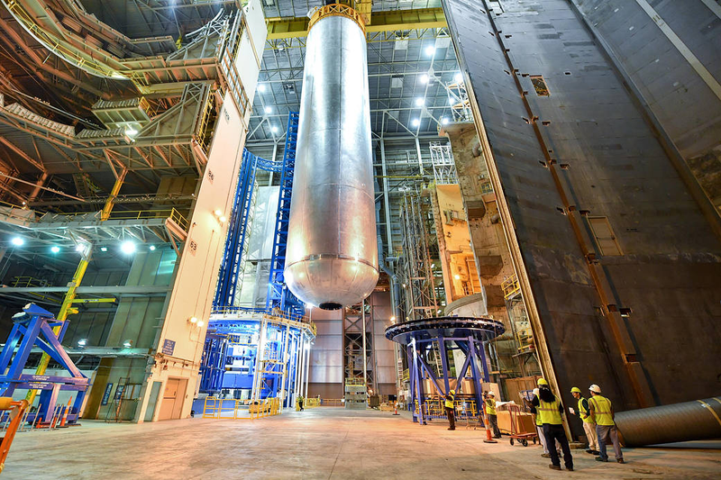 The massive fuel tank that’s slated to be tested at the new Marshall platform. (Image: NASA/MAF/Steven Seipel)